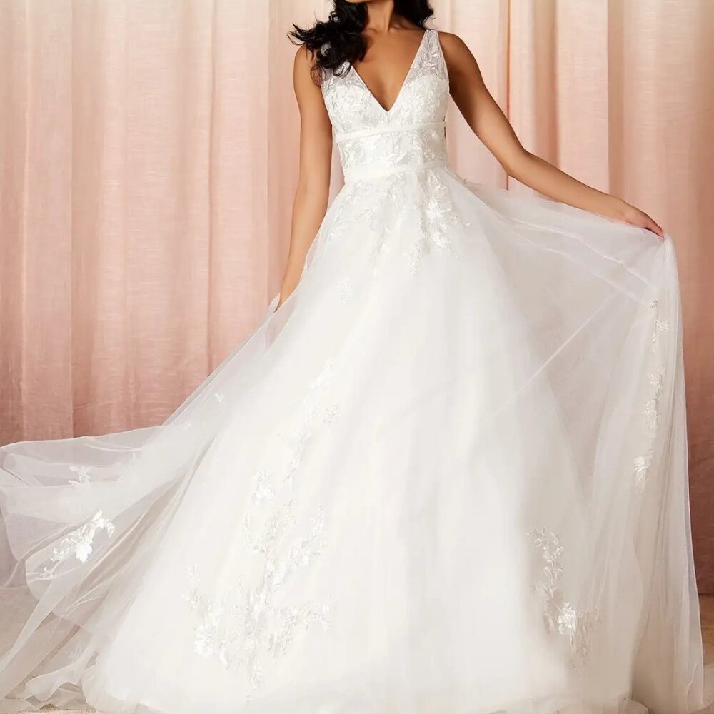 Azazie Lafayette Wedding Dress (Similar to BHLDN Hearst/Willowby Galatea)